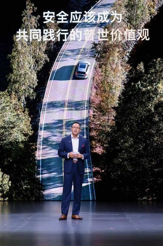 袁小林解读沃尔沃“非主流”路径：不打价格战靠技术突围