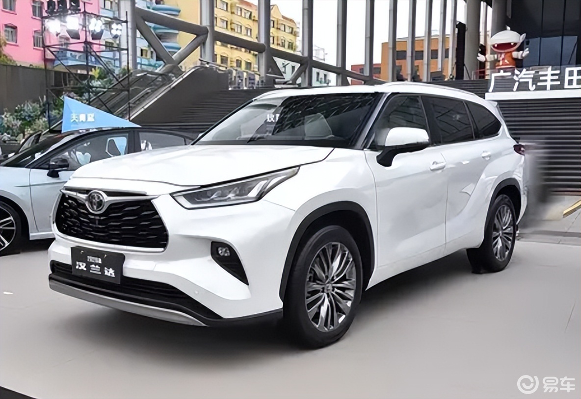 26款汉兰达24.98万起售，全系标配15.6英寸中控屏