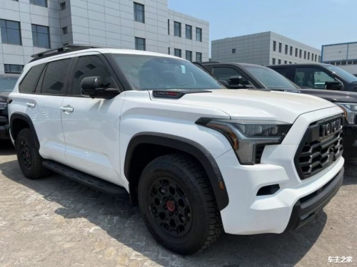 成都丰田红杉加版平价销售103万起