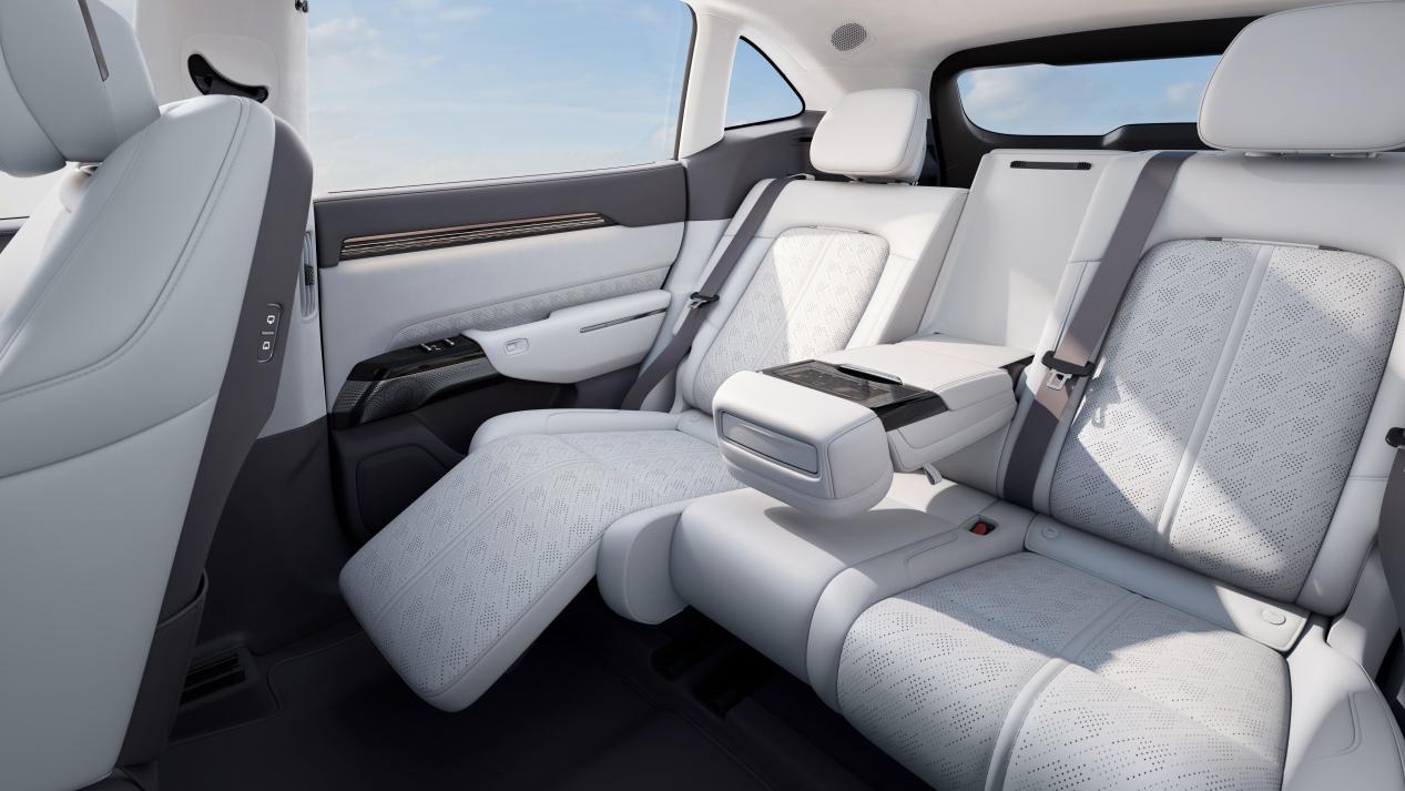 续航有所优化 新款极氪7X正式上市 售价22.98万元起